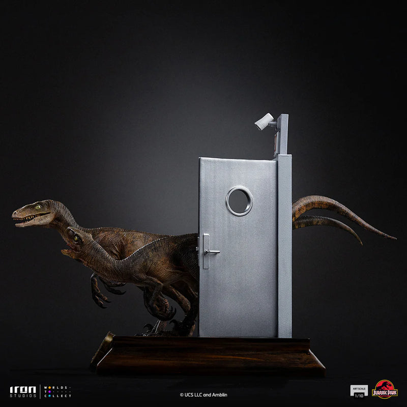 IRON Studios: Jurassic Park - Raptors at the Kitchens Door Escala de Arte 1/10