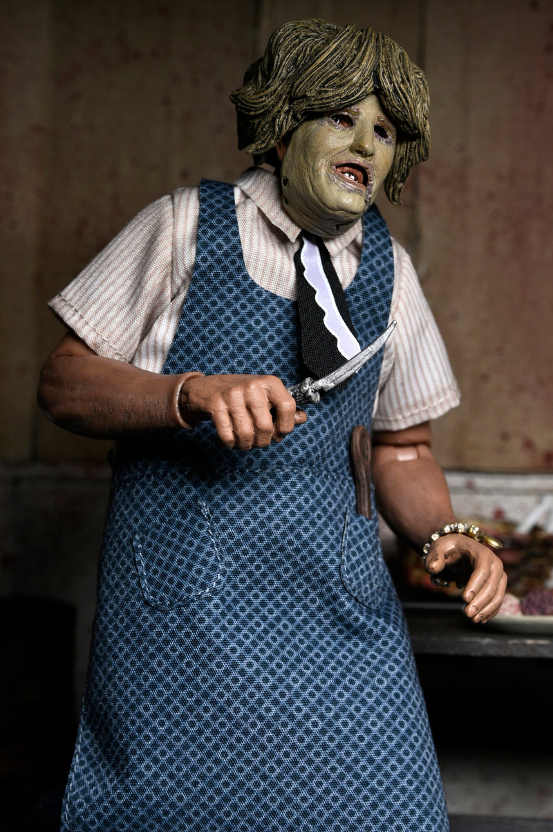NECA Figura de Accion Vestida: La masacre de Texas - Leatherface con mascara de anciana 8 Pulgadas
