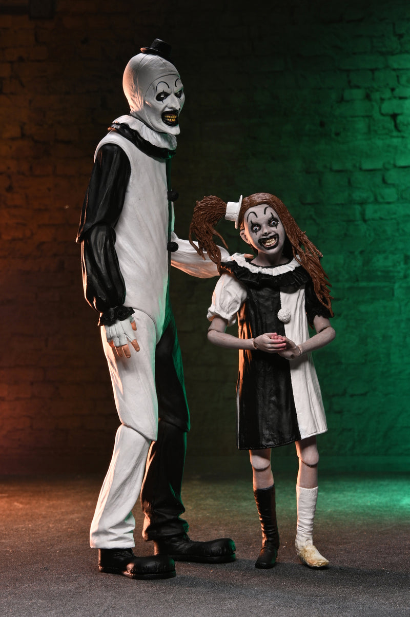 NECA Figura de Accion Ultimate: Terrifier 2 - Art the Clown y Little Pale Girl 2 Pack 7 Pulgadas