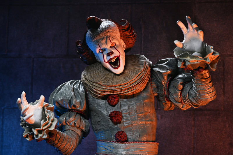 NECA Figura de Accion: Welcome to Derry - Pennywise Escala 1/4
