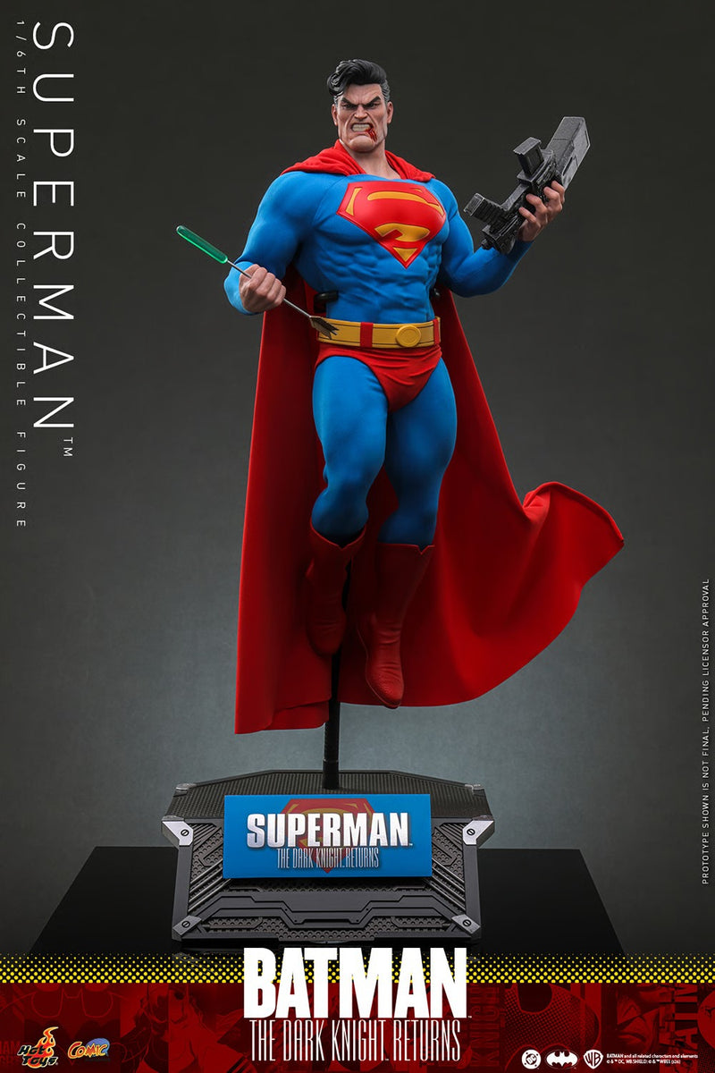 Hot Toys Comics Masterpiece Series: DC Batman The Dark Knight - Superman Escala 1/6