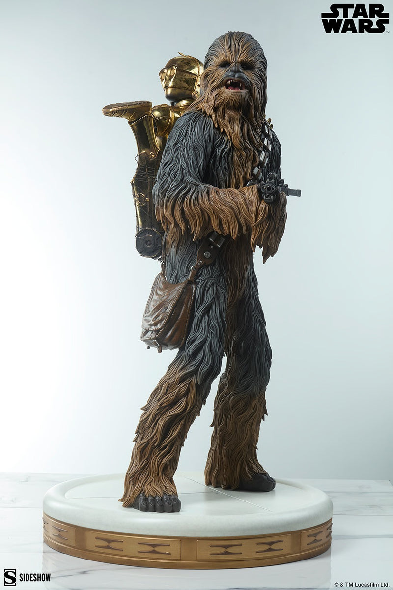 Sideshow Premium Format: Star Wars El Imperio Contraataca -  Chewbacca y C3PO Escala 1/4